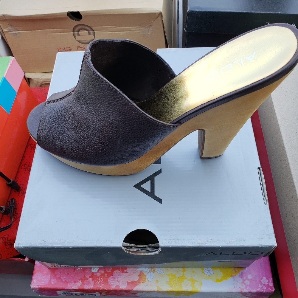 Clogs